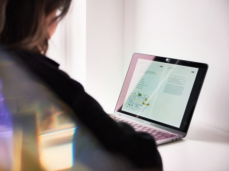 Modernise or Stall: A Roadmap to Legacy Software Transformation for UK Businesses
