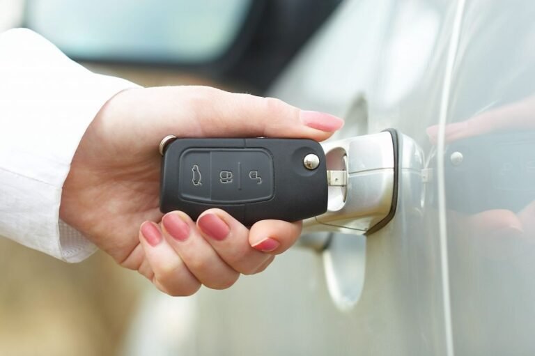 When to Call an Auto Locksmith in Exeter for Car Key or Lock Issues