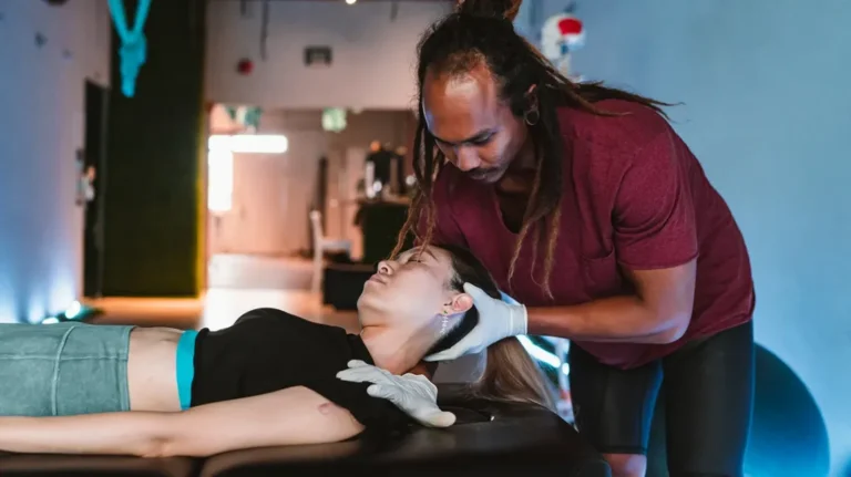 Top Benefits of Combining Chiropractic Care with Functional Medicine Top Benefits of Combining Chiropractic Care with Functional Medicine
