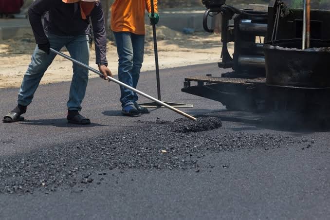 Paving and Sealcoating: The Ultimate Guide to Asphalt Maintenance Paving and Sealcoating