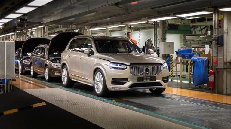 Keeping Your Volvo’s Factory Finish Looking New for Longer Keeping Your Volvo's Factory Finish Looking New for Longer