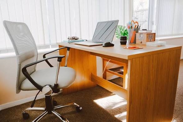 Choosing the Right Home Office Chair for Optimal Comfort and Productivity